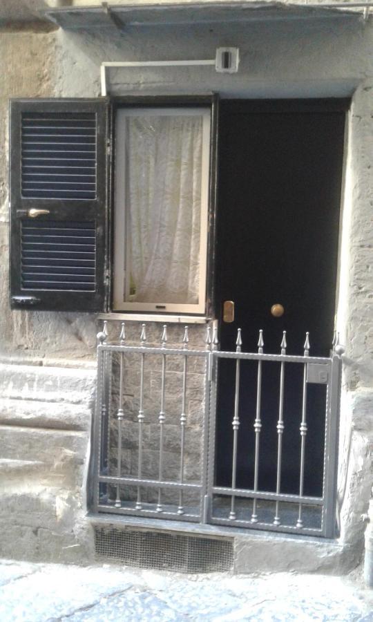 Villa Monolocale Fronte Strada Napoli Centro Storico Exterior foto