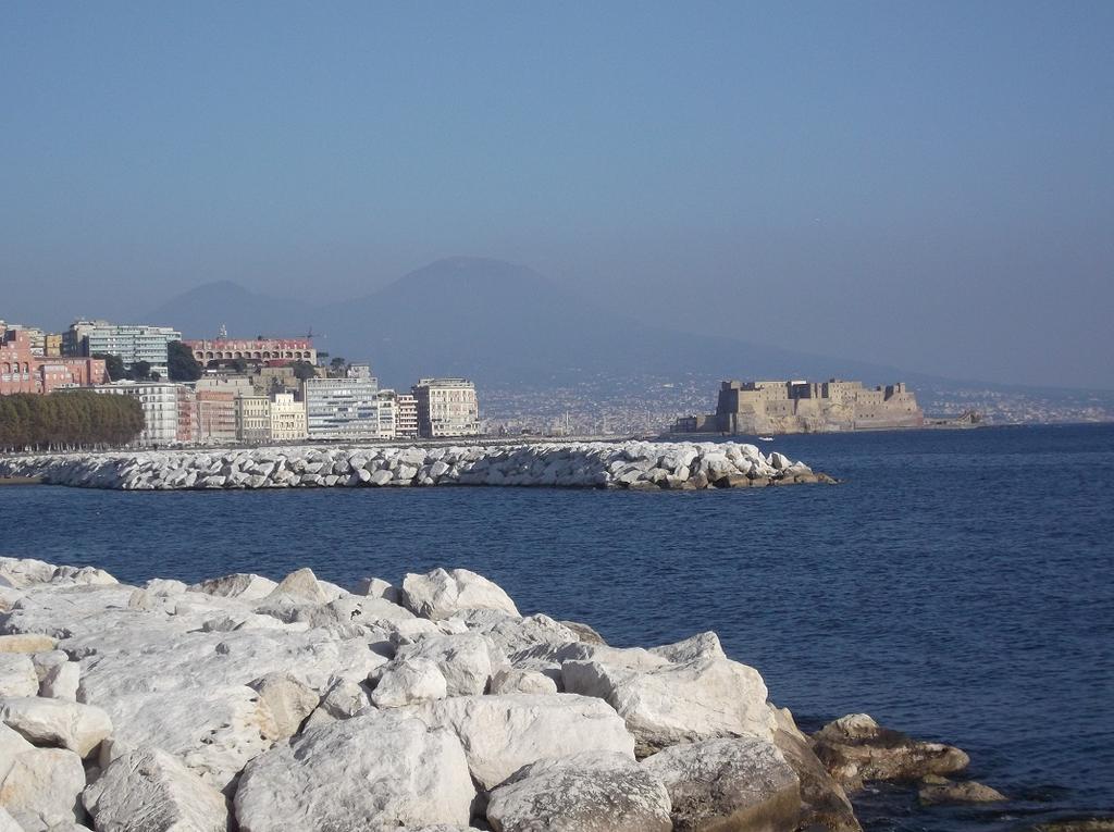 Villa Monolocale Fronte Strada Napoli Centro Storico Exterior foto